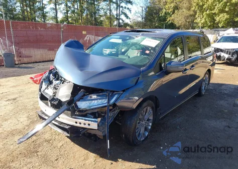 2025 Honda Odyssey Touring z USA, uszkodzony, nr VIN 5FNRL6H87SB051608